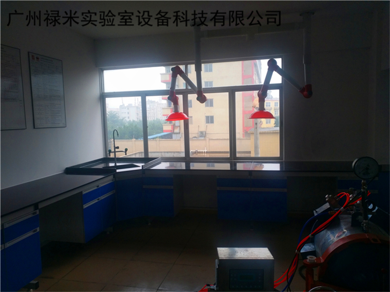 實(shí)驗(yàn)臺