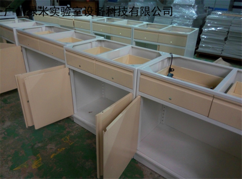 為什么要去實(shí)驗(yàn)室廠家定制實(shí)驗(yàn)臺通風(fēng)柜？